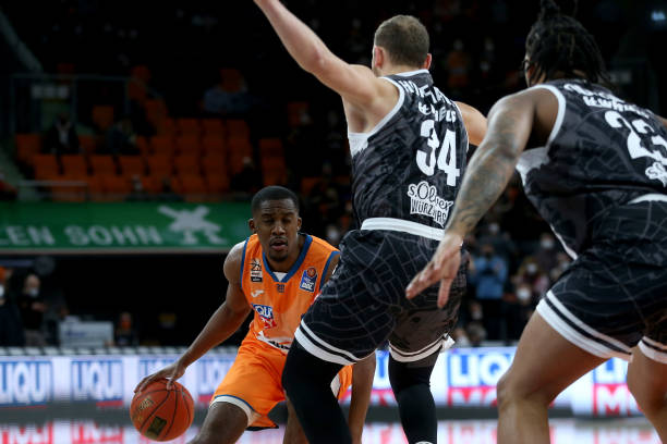 通过精确的 通过精确的